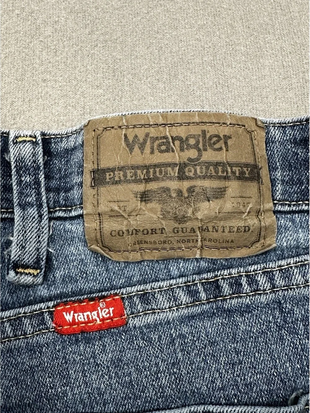 Wrangler Men’s Denim Shorts Size 36 Relaxed Fit Blue Cutoff Frayed Hem